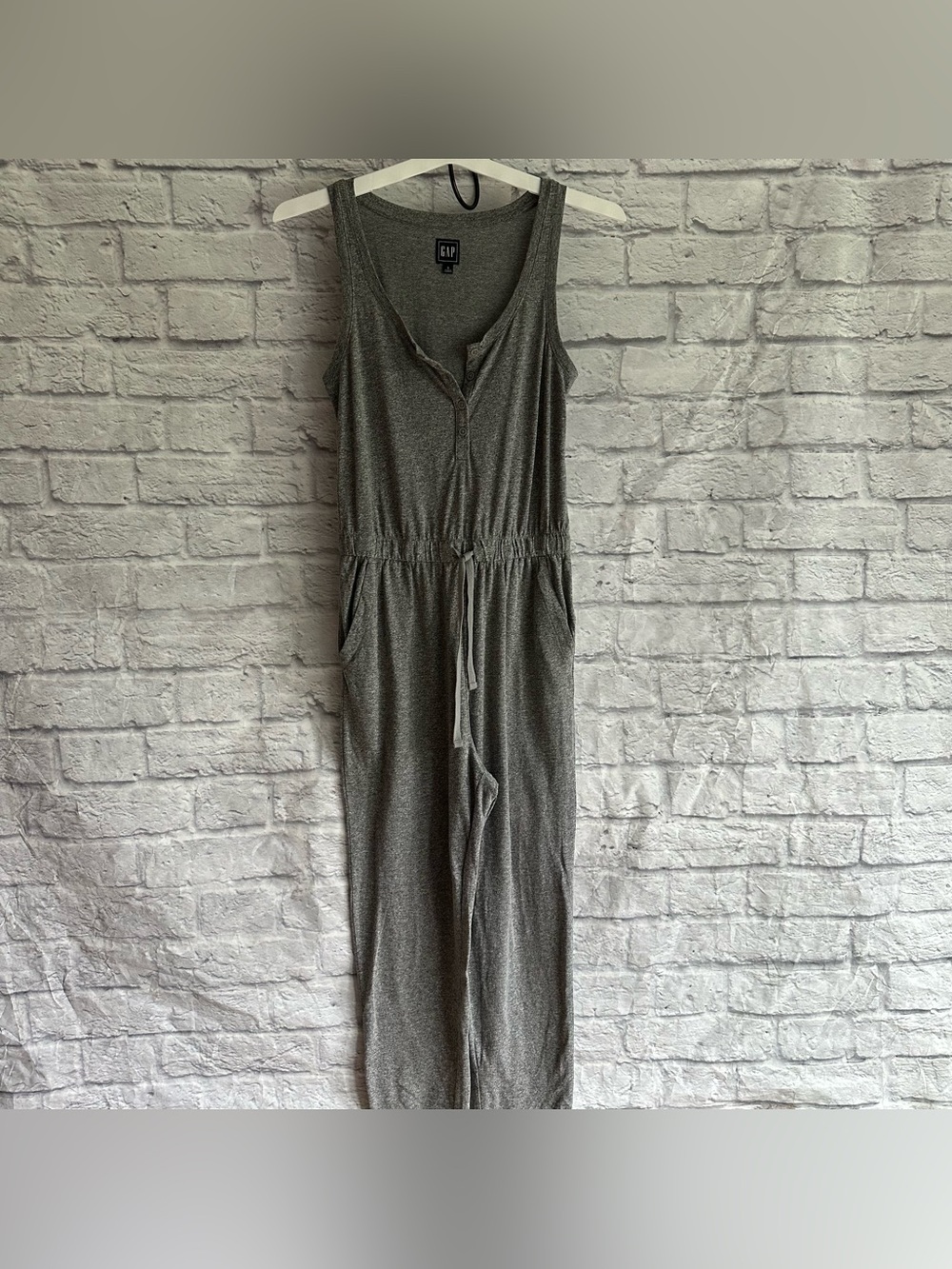 PREOWNED GAP GREY TANK TOP JUMPSUIT JOGGER BOTTOMS SMALL S